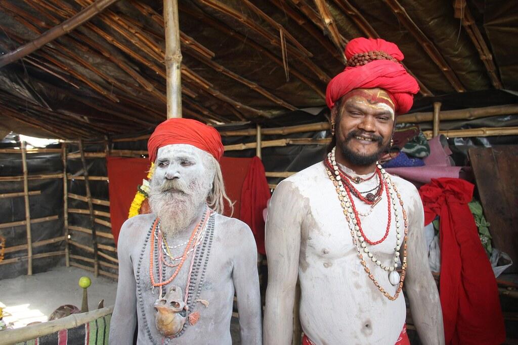 अघोरी बाबा: कैसे बनते हैं और उनकी मृत्यु होने पर शव का क्या किया जाता है?